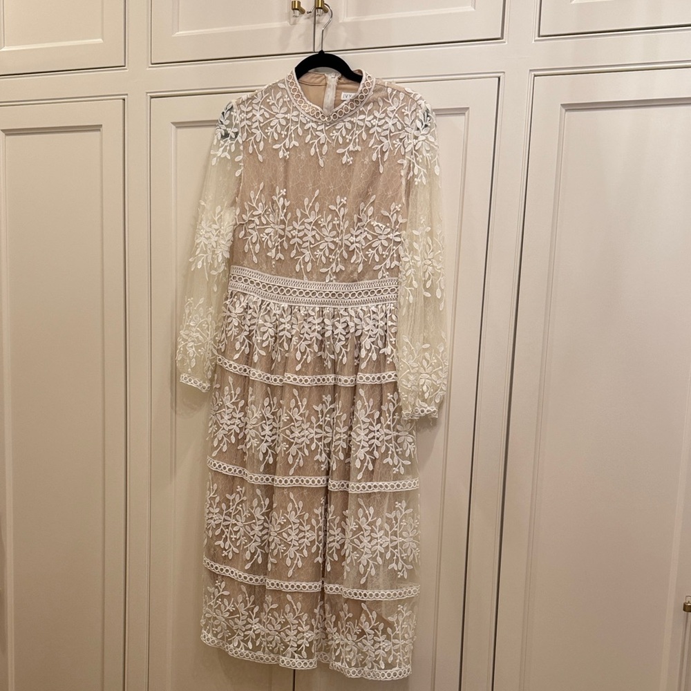 Ivy City Co Cream and White Floral Lace Dress